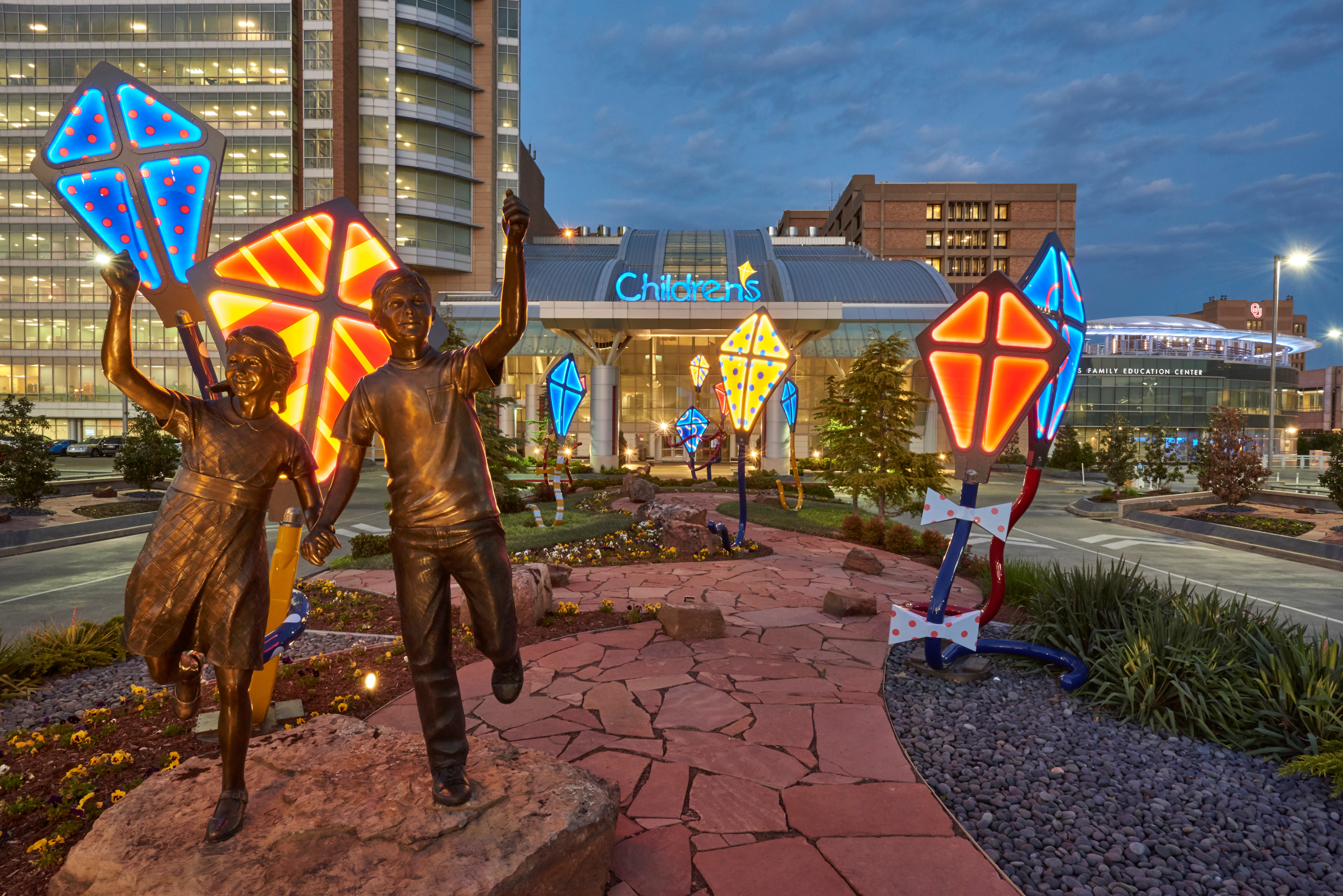 childrens hospital at night637279267753781563